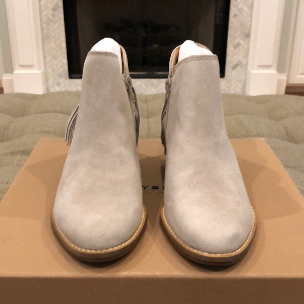Lucky Brand Suede Bootie. Women’s size 6. NEW